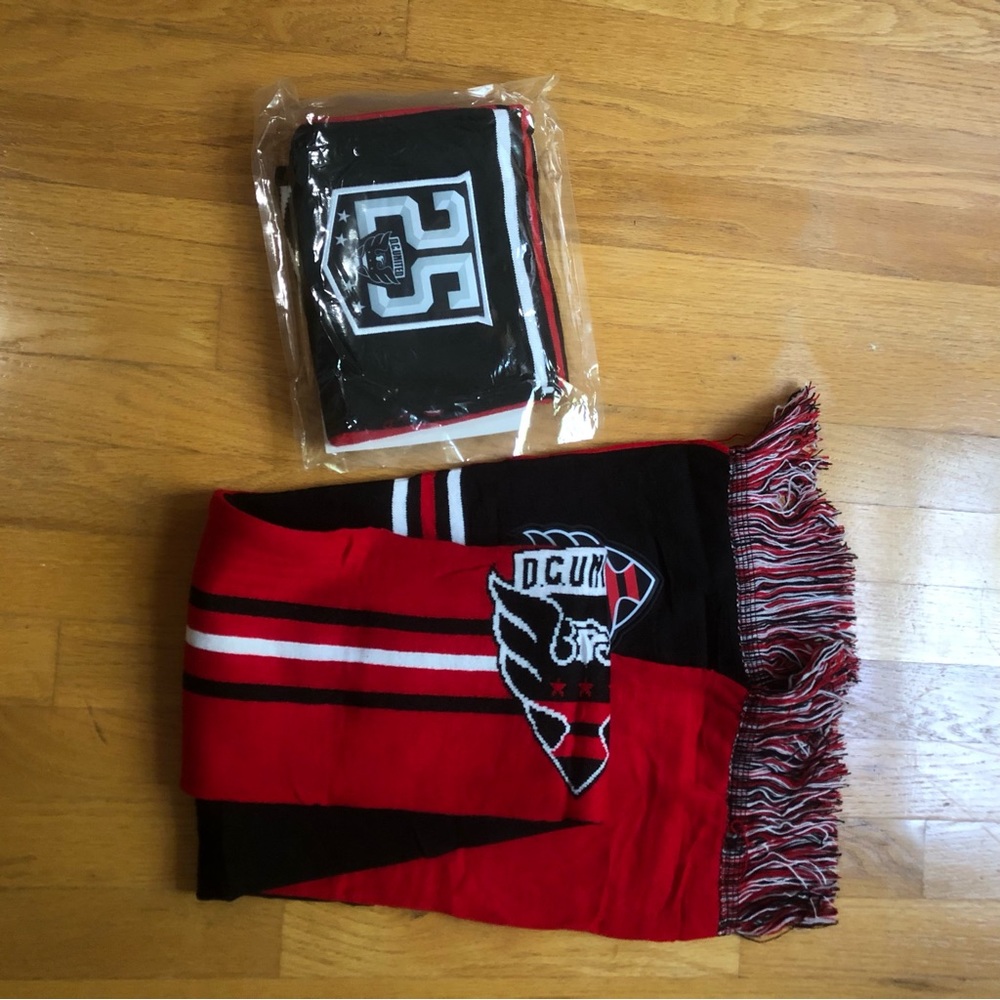DC United soccer scarves